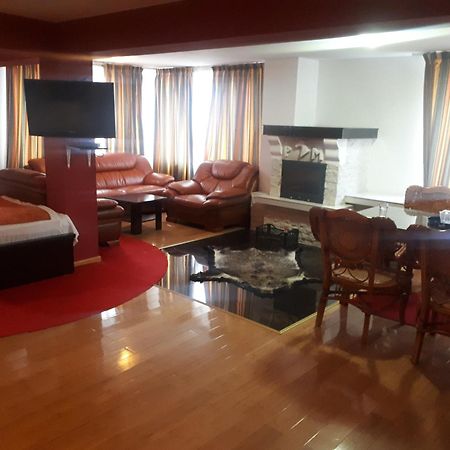 Pension Chalet Poiana Marului Ranch מראה חיצוני תמונה