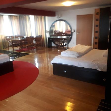 Pension Chalet Poiana Marului Ranch מראה חיצוני תמונה