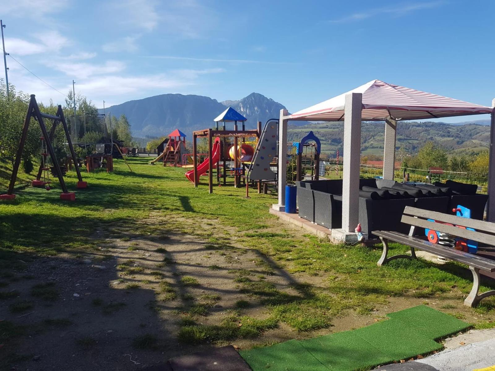 Pension Chalet Poiana Marului Ranch מראה חיצוני תמונה