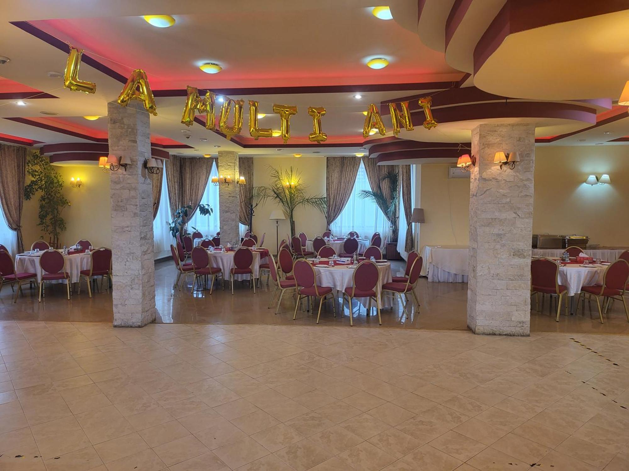 Pension Chalet Poiana Marului Ranch מראה חיצוני תמונה