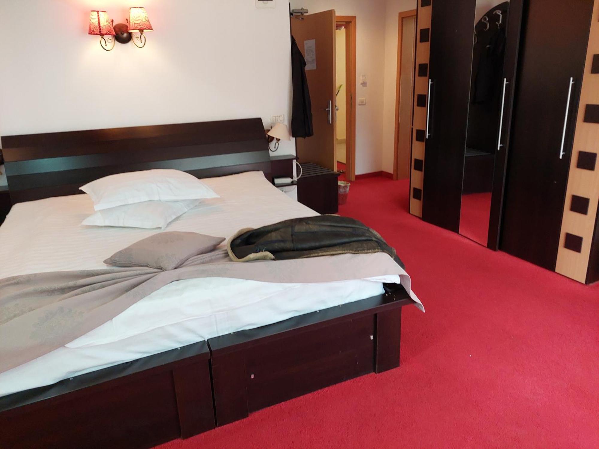 Pension Chalet Poiana Marului Ranch מראה חיצוני תמונה