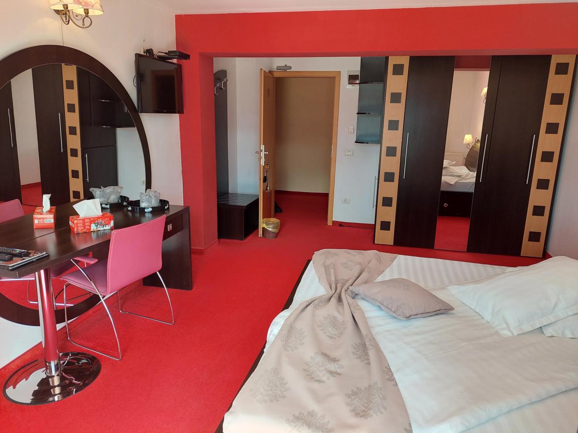 Pension Chalet Poiana Marului Ranch מראה חיצוני תמונה