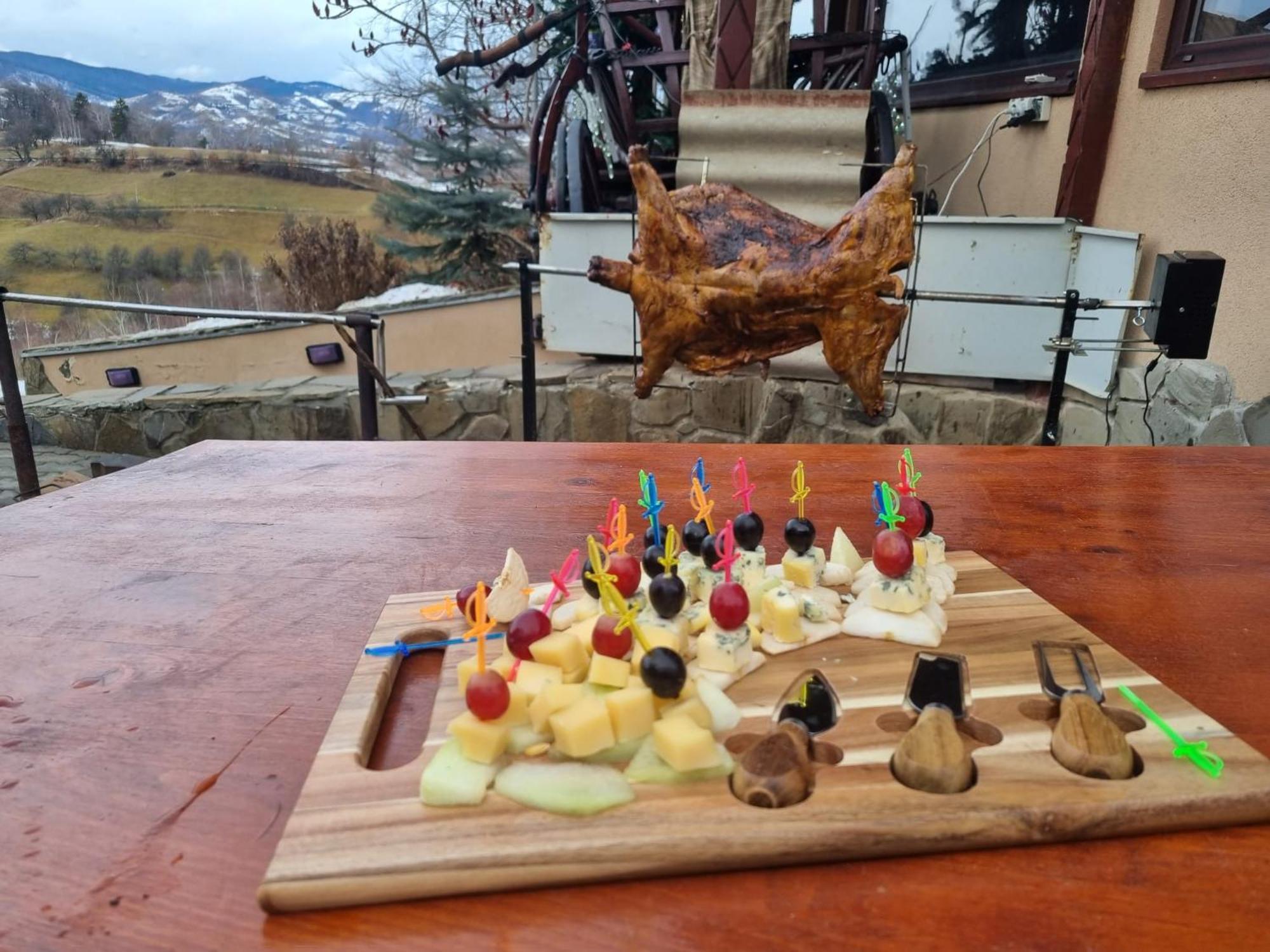 Pension Chalet Poiana Marului Ranch מראה חיצוני תמונה