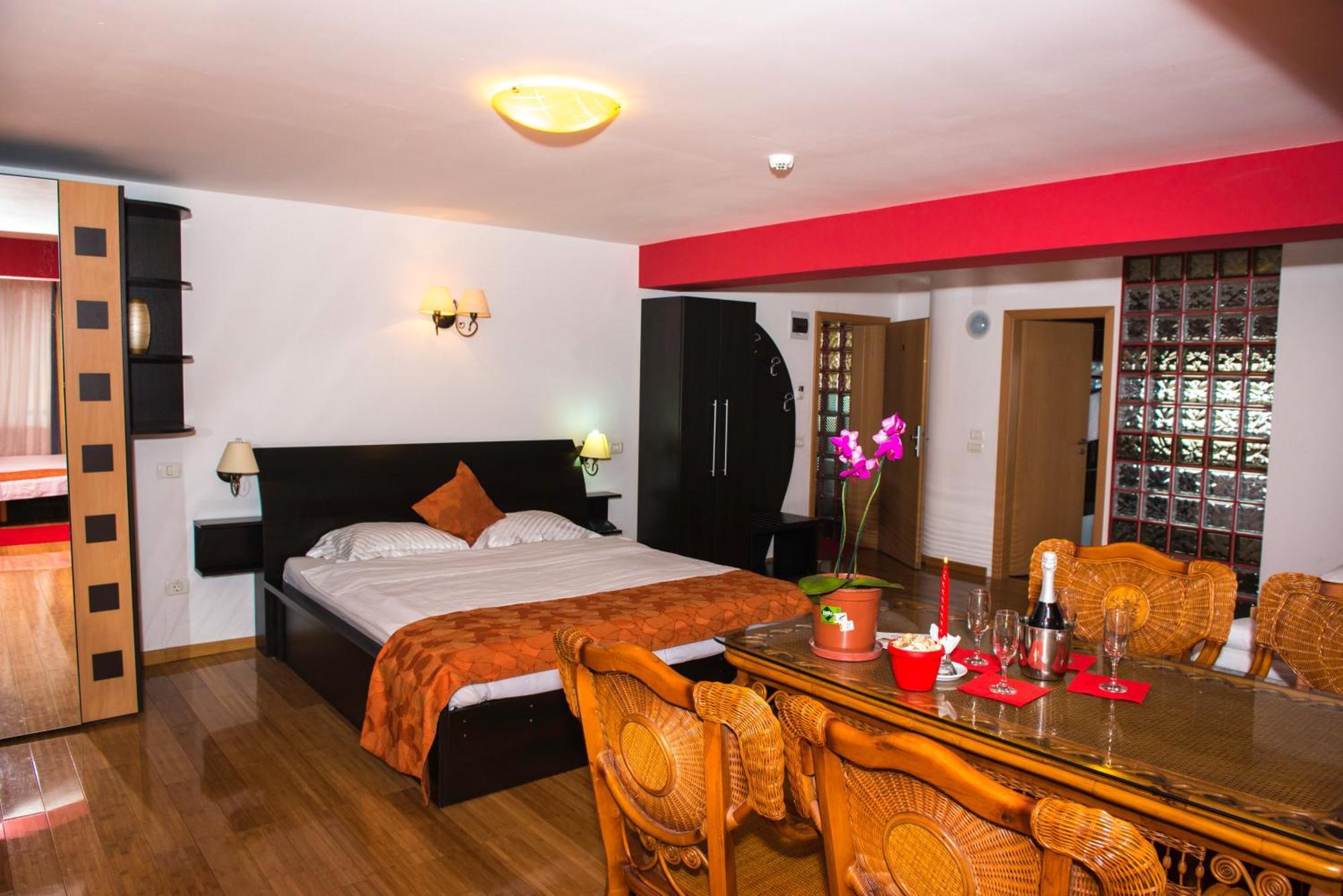 Pension Chalet Poiana Marului Ranch מראה חיצוני תמונה