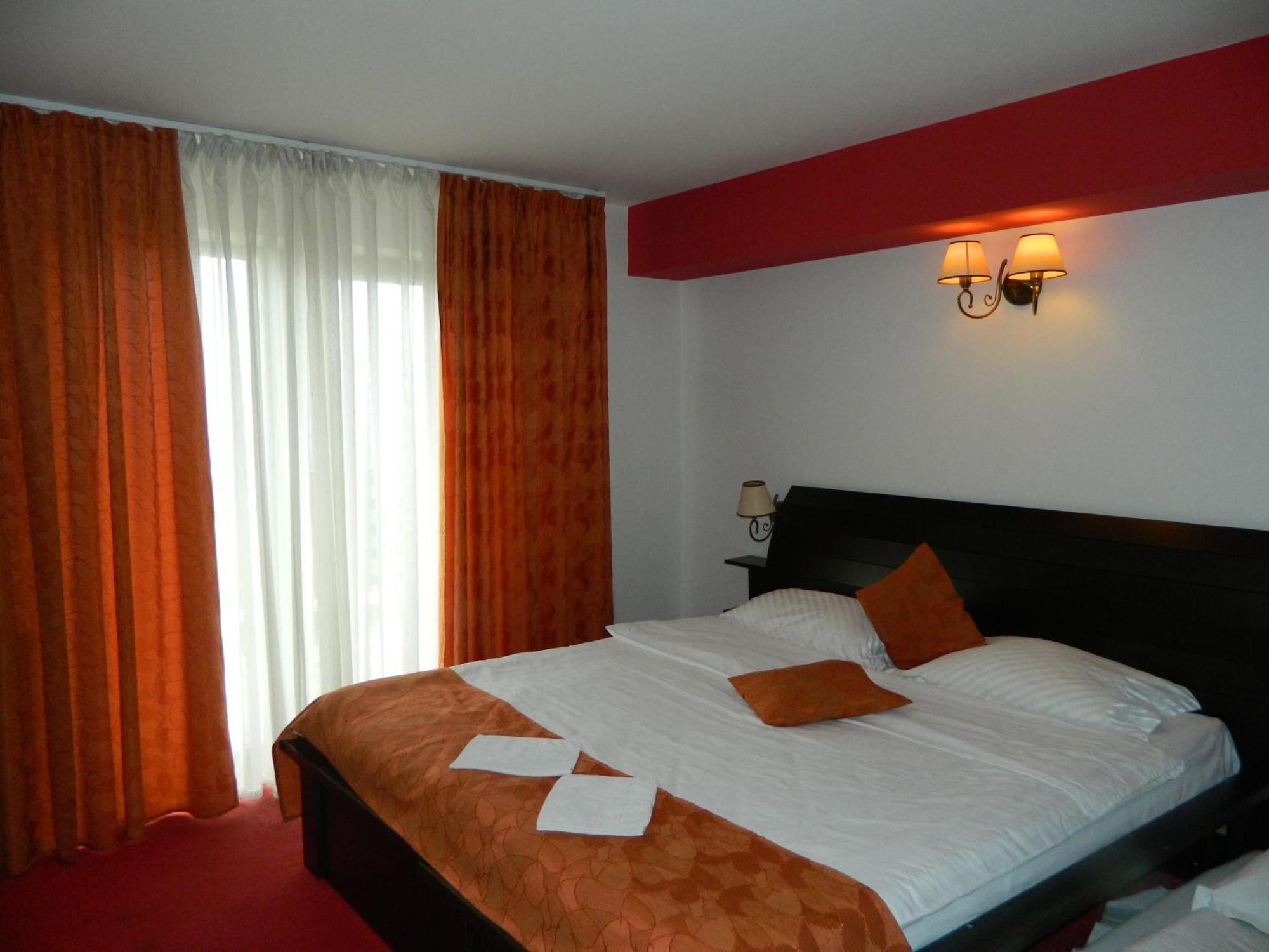 Pension Chalet Poiana Marului Ranch מראה חיצוני תמונה