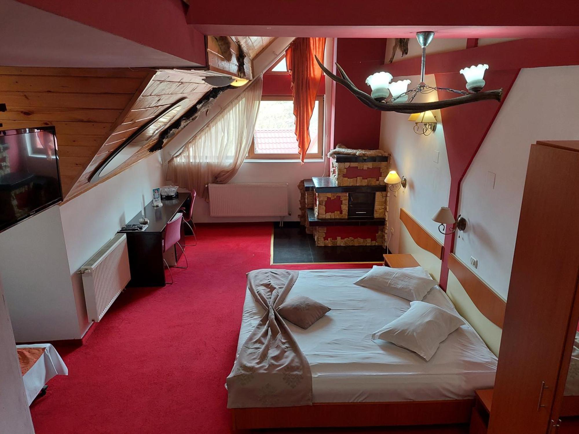 Pension Chalet Poiana Marului Ranch מראה חיצוני תמונה