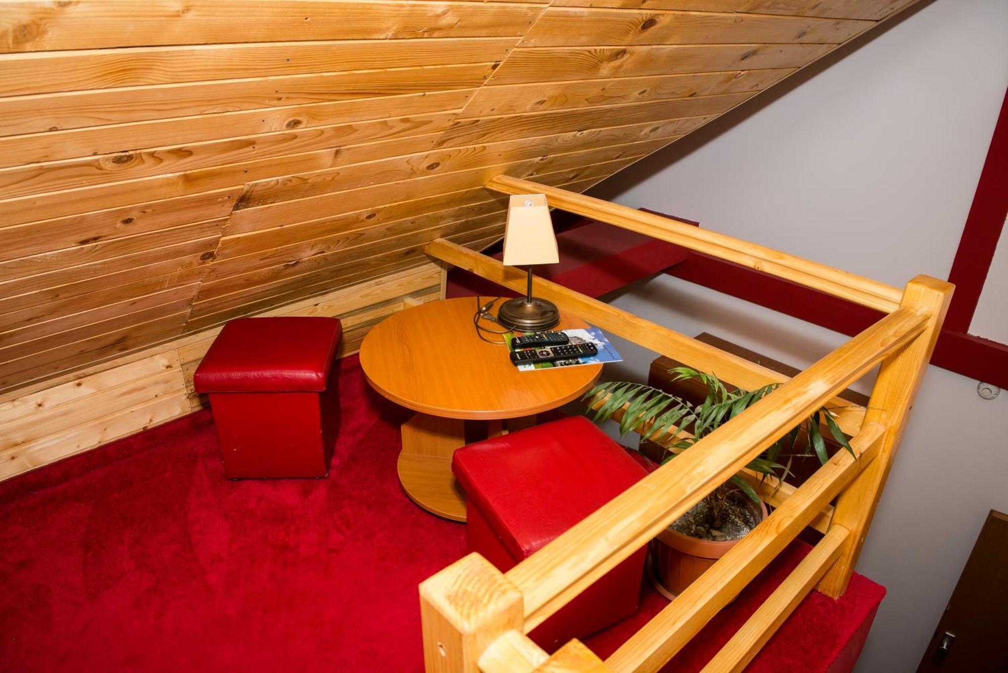 Pension Chalet Poiana Marului Ranch מראה חיצוני תמונה